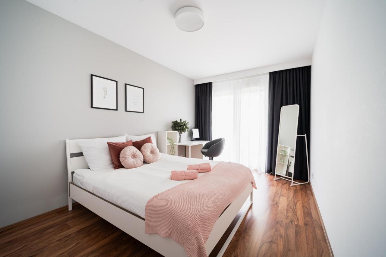 Big Apart - Atal Towers - 3 Rooms - Private Parking Place Wroclaw Luaran gambar